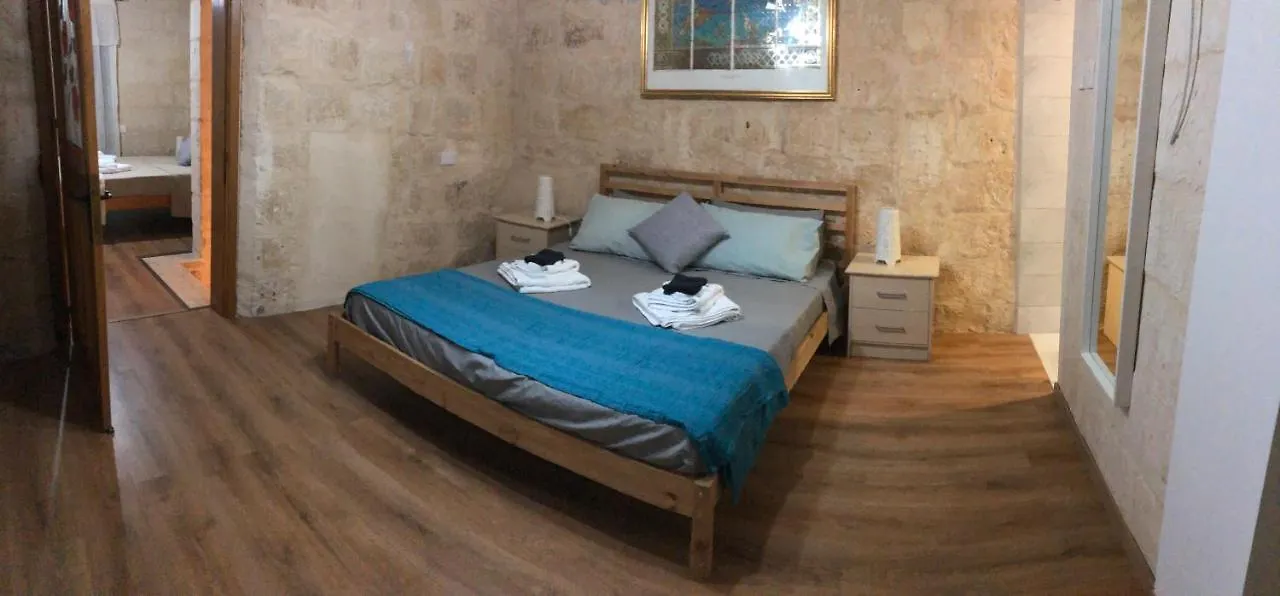 דירות Floriana Cosy Townhouse  איל-פוריאנה