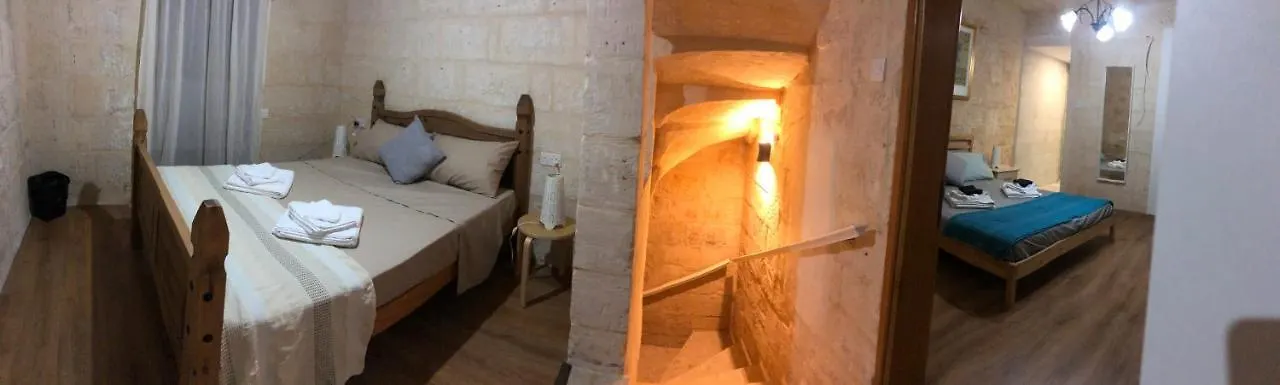 דירות Floriana Cosy Townhouse איל-פוריאנה