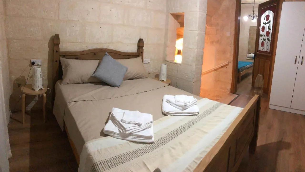 דירות Floriana Cosy Townhouse 0*, איל-פוריאנה